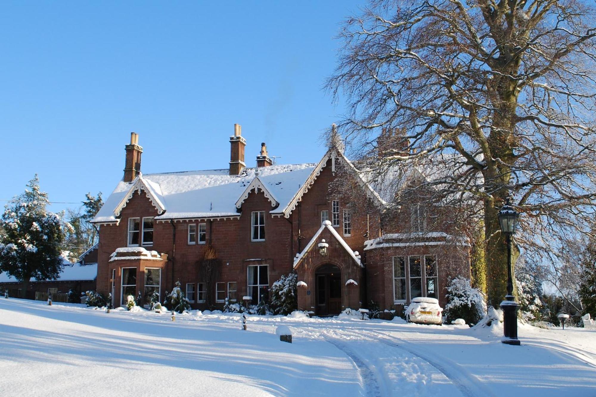 Lands Of Loyal Hotel Alyth Exterior photo